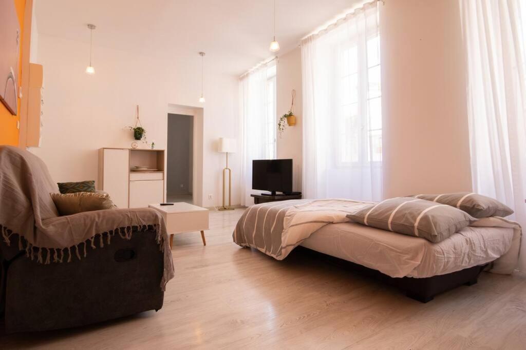 La Fontaine Neuve-Avallon-5 Personnes-1 Chambre-3 Lits-Parking-Wifi Exteriör bild