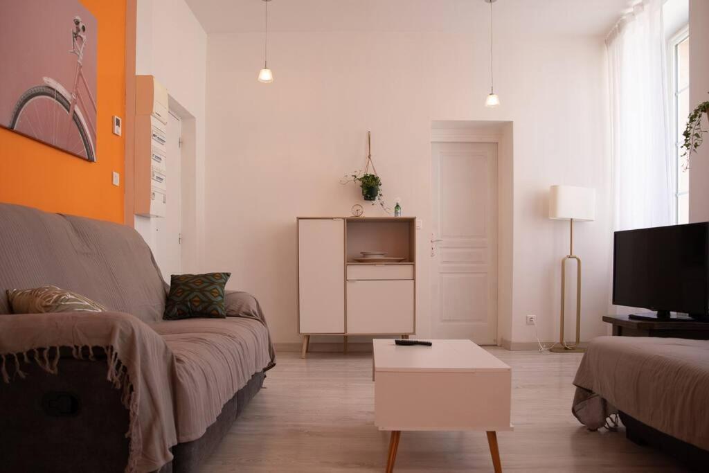 La Fontaine Neuve-Avallon-5 Personnes-1 Chambre-3 Lits-Parking-Wifi Exteriör bild